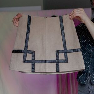 🌟GUESS MINI SKIRT🌟